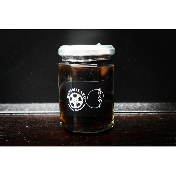 【幻の翡翠桃っ子シロップ漬け2個と常陸大黒の蜜煮1個　八角瓶3個セット　化粧箱入】03
