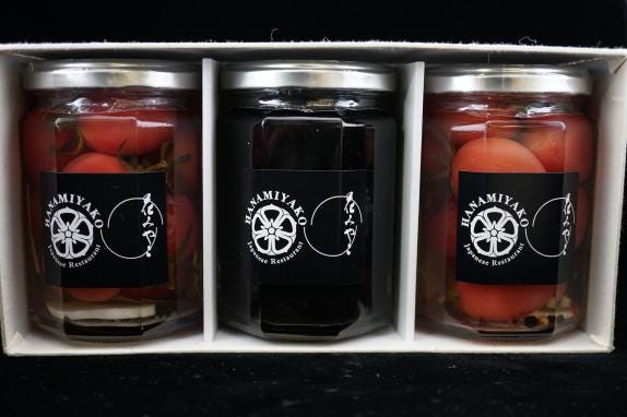 常陸大黒の蜜煮1個とミニトマトピクルス2個 八角瓶3個セット 化粧