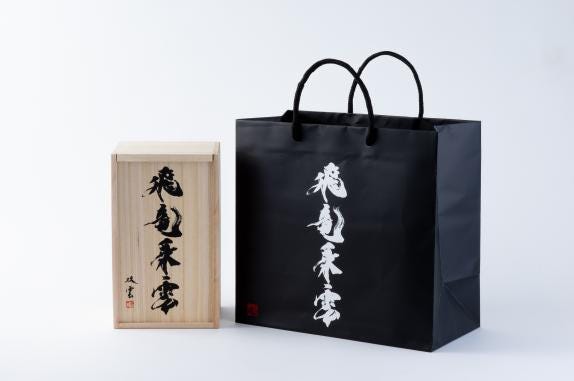 富士の酒「飛竜乗雲」 純米大吟醸（風呂敷：テツコン）｜Y's FACTORY