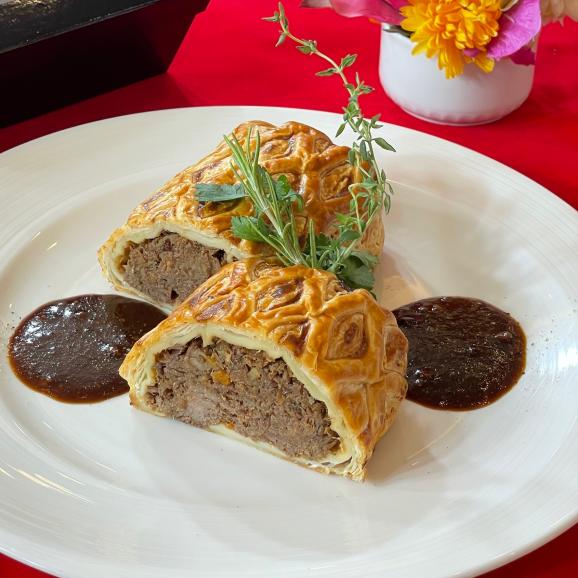 いわて牛のパイ包み焼き　トリュフソース02