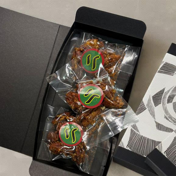 三段重 無添加二味ナッツ 9袋入り04