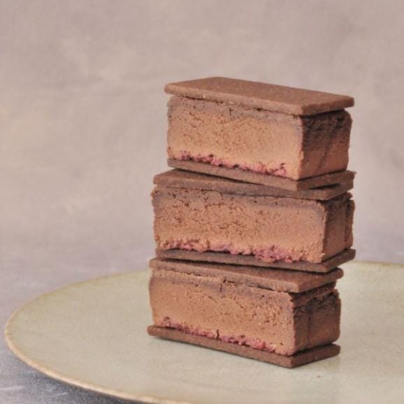 ショコラと能登ワインのチーズケーキサンド　バレンタイン202603