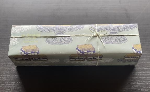 箱は開けてしまいましたが、一切使っておりません 慎ましやか