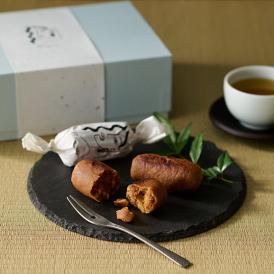 上質なきな粉をローストして香ばしくし丁寧に手ごねで作った、上品でどこか懐かしいお団子のセットです。