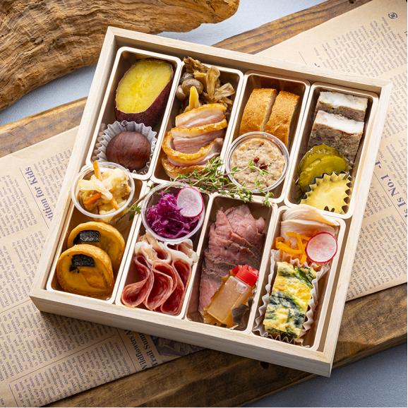 神戸 岡本 「マスターピース」 令和8年 新春 御節 木箱 二段重 フレンチ 生 おせち 『ソレイユ』 全 17品 送料無料 洋風 202602