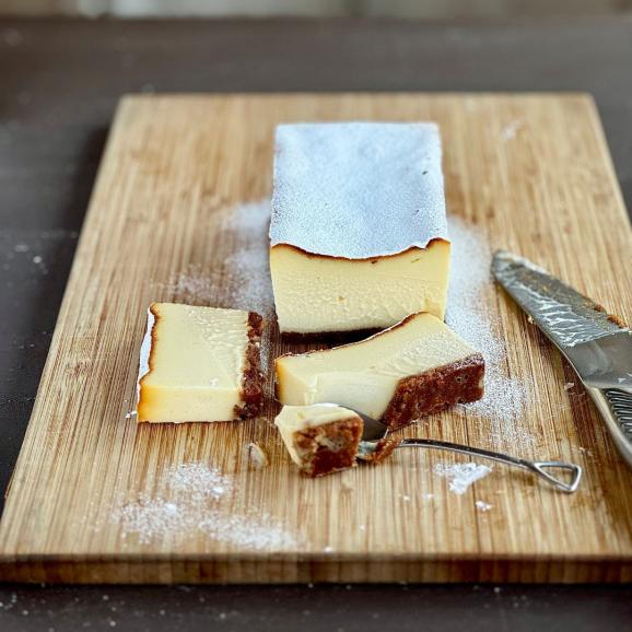 【ショールーム採用】 2種のクリームチーズの ホワイトショコラチーズテリーヌ03