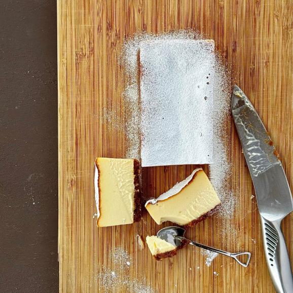 【濃厚、とろ〜り滑らか食感！チーズテリーヌ】2種のクリームチーズが入ったホワイトショコラチーズテリーヌ03