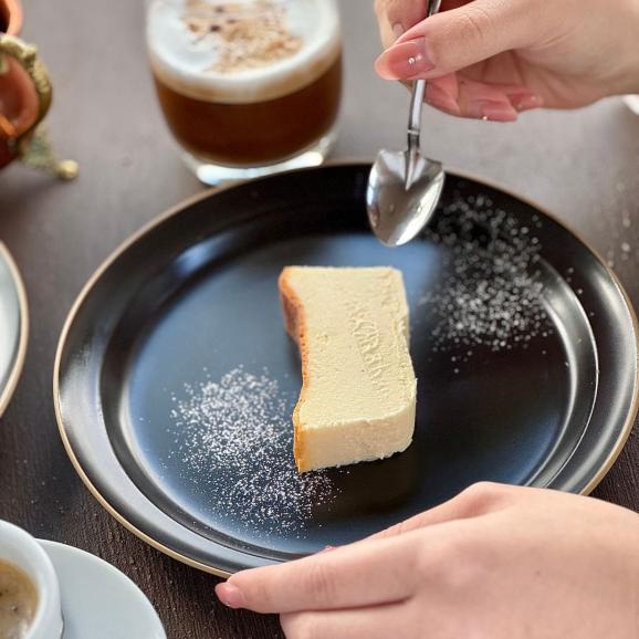 【ショールーム採用】 2種のクリームチーズの ホワイトショコラチーズテリーヌ04