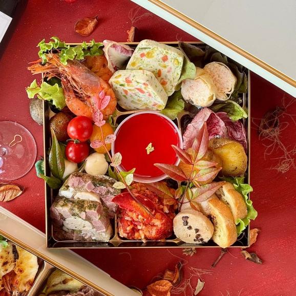 【11月末まで早期割¥21500→¥19800/送料無料】豪華イタリアン生おせち6.5寸2段重 全12品02