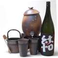 信楽焼・明山窯　焼酎サーバー　火色金小紋　2200ｃｃ(専用木台付き)+萬古焼き備前金彩氷4点セット＋濱田酒造　芋焼酎 　結（ゆい）芋芋焼酎　28度　1800ｍｌ