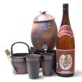 信楽焼・明山窯　焼酎サーバー　火色金小紋　2200ｃｃ(専用木台付き)+萬古焼き備前金彩氷4点セット+本格芋焼酎　夢のひととき1800ml 