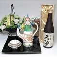 プレミアム日本酒とそ器セット 萬古焼きお屠蘇5点セット岸寿美子デザインB（盆黒）+朝日酒造 久保田 萬寿 純米大吟醸 720ｍｌ桐箱入り（日本酒）(日本製万古焼き(三重県))