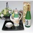 プレミアム焼酎とそ器セット 萬古焼きお屠蘇5点セット岸寿美子デザインB（盆黒）+本格芋焼酎 魔王 720ｍｌ桐箱入り（焼酎）(日本製万古焼き(三重県))