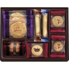冬の贈り物バロワール ビアンクール バタークッキー×3、ロールクッキー（アーモンドミルクチョコレート・ホワイトチョコレート）・シルエットクッキー・アメリカンリングクッキー・ヘーゼルナッツクッキー・