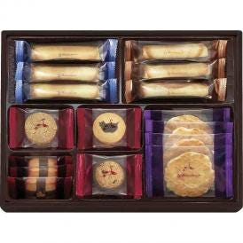 冬の贈り物バロワール ビアンクール ロールクッキー（アーモンドミルクチョコレート・ホワイトチョコレート）×各6、バタークッキー・シルエットクッキー・アメリカンリングクッキー×各4、ヘーゼルナッツク