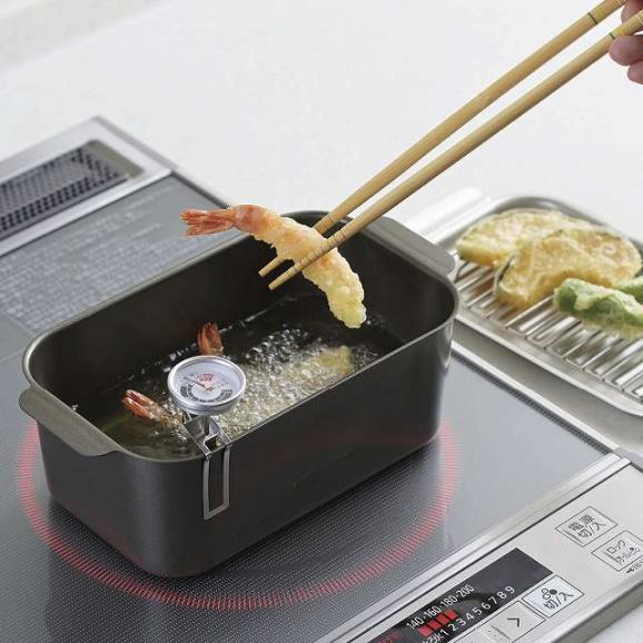 夏の贈り物お中元 角型蓋付天ぷら鍋（アミ・温度計付） 食彩亭 24×13×9.3cm（満水容量1.9L・適正油量700ml）02
