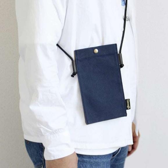 夏の贈り物お中元 スマホミニショルダー そだてる帆布Grough ネイビー×ブラウン 12.5×20cm（ショルダーベルト：約57?116cm） ★開閉：スナップボタン式03