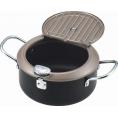 夏の贈り物お中元 バット蓋付天ぷら鍋20cm 食彩亭 0.9L（適正容量）、2.6L（満水容量） 本体・蓋：鉄（シリコン焼付塗装）、取っ手：鉄（クロムメッキ）、アミ：ステンレス鋼 ★温度計付
