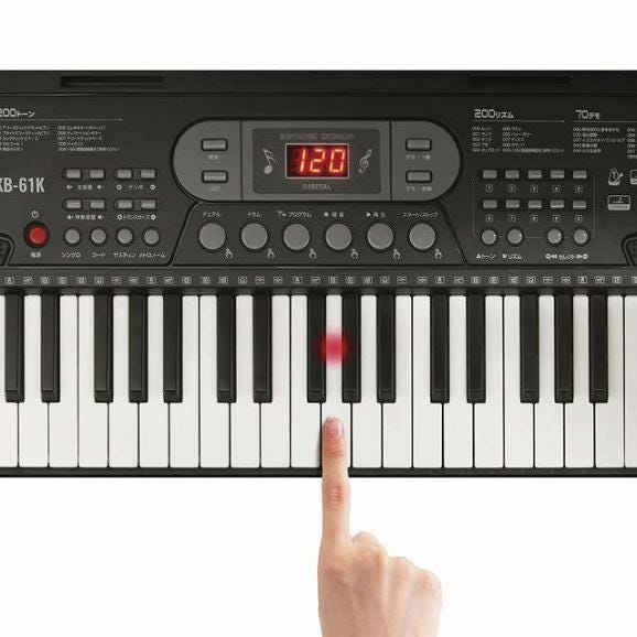夏の贈り物お中元 ガイド機能付き電子ピアノ レトロサウンド 80×26.5×7.6cm ★ACアダプター・電源ケーブル（2m）・AUXケーブル・音符シール・譜面立て付 ★単3乾電池4本使用（別売）　★02
