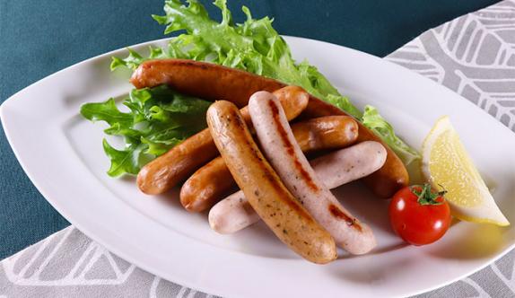 まるき葡萄酒 いろ甲州/3種のウインナー（ハーブ・チーズ・ガーリック