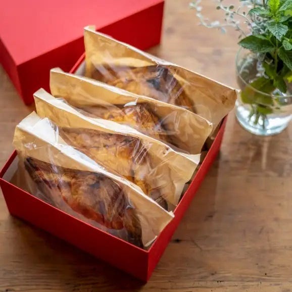 まるで焼きたての美味しさ!パイのザックザク感が特徴の進化系アップルパイ (4個入)《北海道産の厳選素材100%・シナモン不使用・添加物ゼロ》02