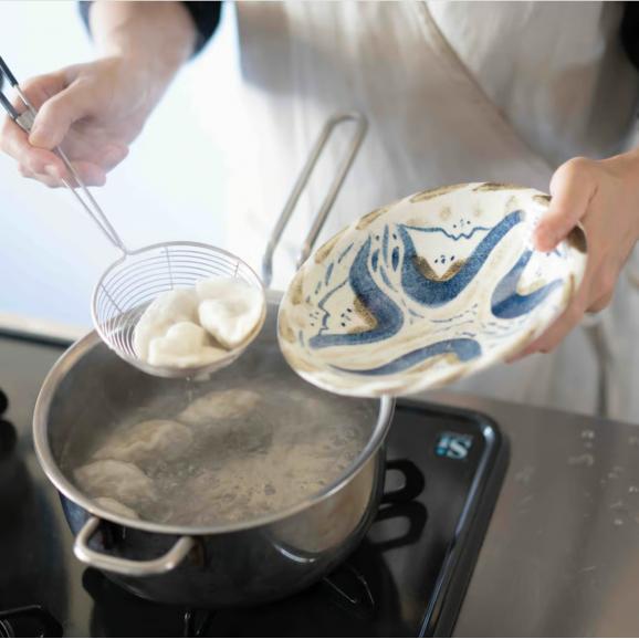 【母の日 早割】【送料無料】【取り寄せグルメ】【高級手作り飲茶】神戸ポーク１００％手包み水餃子 36個 / 自家製酢醤油2本付き・にんにく不使用・やさしい味付け04