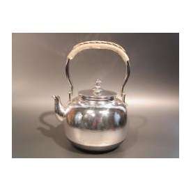 茶器・茶道具　銀瓶　丸型 湯沸　銀仕上、秀峰堂作