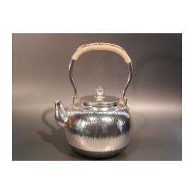 茶器・茶道具　銀瓶　石目 湯沸　銀仕上、秀峰堂作