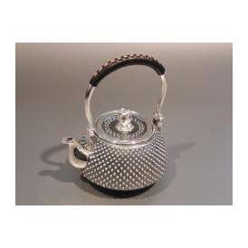 銀製茶器・茶道具　純銀　霰（あられ）急須　大野芳光作