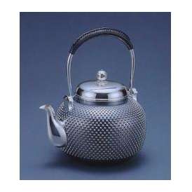 銀製茶器・茶道具　純銀製　丸型　霰（あられ）銀瓶　福島宗秀作