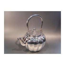 銀製茶器・茶道具　銀瓶　純銀製　南鐐　阿古陀（あこだ）型　龍口 湯沸　一政堂　 四代目　伊藤邦夫作
