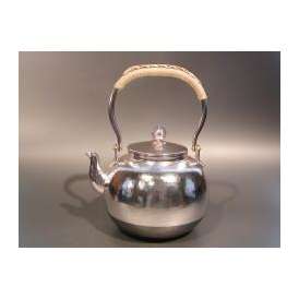 茶器・茶道具　銀瓶　鎚目（つちめ） 湯沸　銀仕上、秀峰堂作