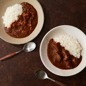 肉の旨味が凝縮され、そのおいしさは財政界・芸能界の重鎮や食通も唸るほど。