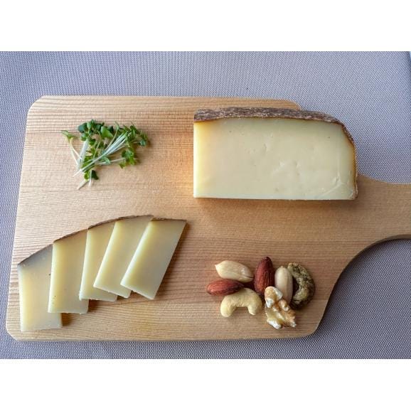 北海道十勝芽室町 大友牧場のツナグ300g 12ヶ月以上熟成 me077-004c02