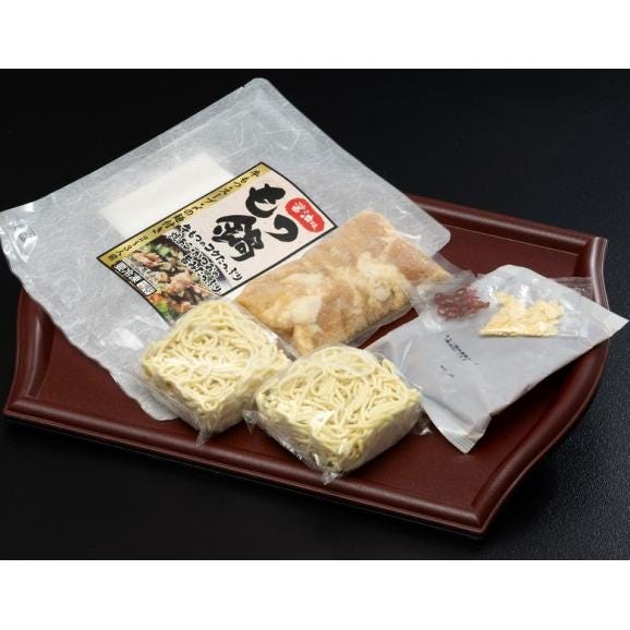 『牛もつ鍋（醤油味）ちゃんぽん麺付き』 810g（2～3人前） ※冷凍　送料無料03