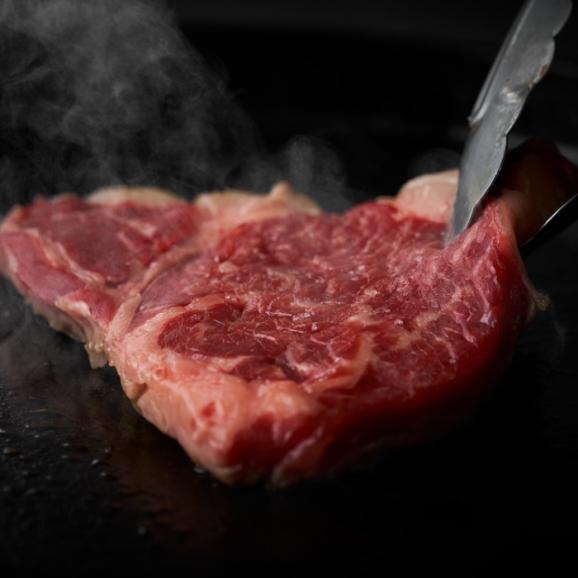 【全国送料無料】たっぷり1.2kg！国産ブランド牛「やまゆり牛」“ロースの王様”リブロースステーキ_300g×4枚03