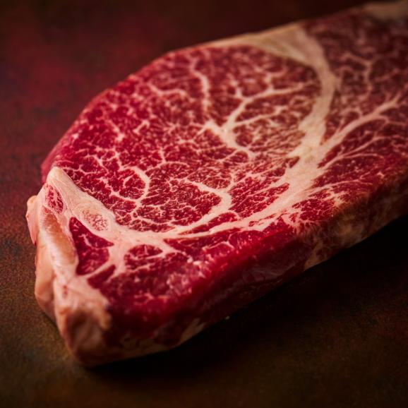 【全国送料無料】美味しさ日本一 超希少「宮崎牛」“手切り” 4等級ヒレステーキ_150g×2枚02