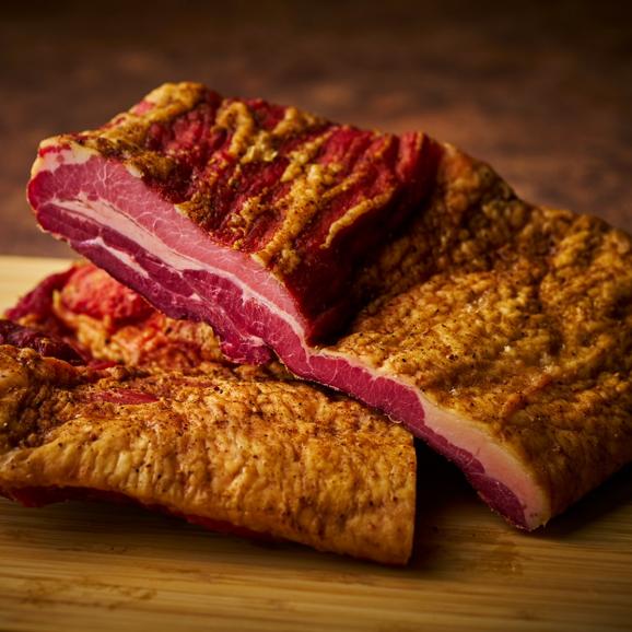 【全国送料無料】超希少！天然猪ベーコン スライス100g×2＋木更津ぼたん Steak haché 150g×3枚_岡田修謹製【3~4人前_ギフトBOX仕様】03