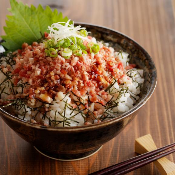 【全国送料890円】牛とろの元祖！十勝スロウフード &ldquo;絶品の傑作&rdquo;牛とろフレーク180g +やわらか北海道産牛フィレ肉角切りステーキ200g【生産者直送】02