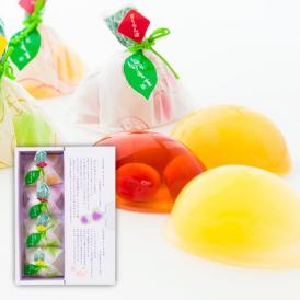 山形旬香菓は、旬の果物のみずみずしい美味しさをそのままゼリーの中にとじこめた菓子です。