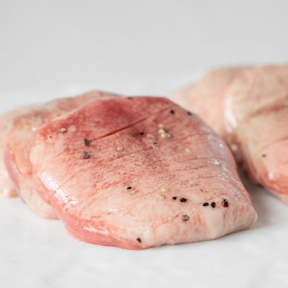 【旅する特産品】陣中／仔牛の牛タン丸ごと一本塩麹熟成240g03