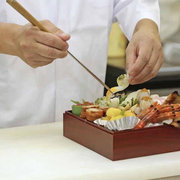 【送料無料】日本料理魚清 赤漆印籠　２段重　2人前03
