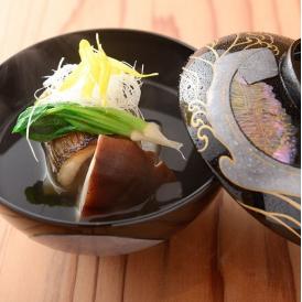 和歌山市産のその時期最も美味しい旬な食材をふんだんに使用し、食材をグレードアップした特別コースにてご