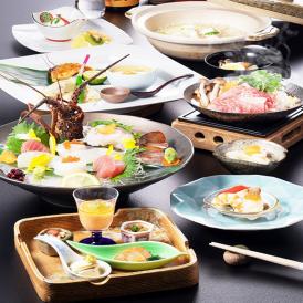 紀州和歌山の四季折々の、贅を極めた逸品をこの会席料理に閉じ込めました。