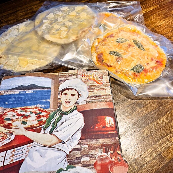 本場イタリア産食材使用　風味そのまま窯焼き！パイナップルのピザ5枚セット（直径約23cm）（MR.MAGIC）04