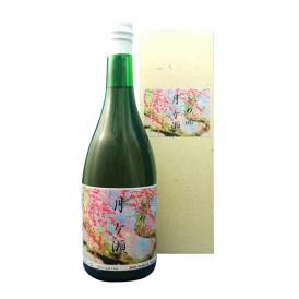 奈良県の景勝地「月ヶ瀬梅林」と西吉野の梅の実・本格焼酎・醸造アルコール・糖類で仕込んだ梅酒です。