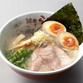 店舗で使用している生麺に辛子高菜、旨みたっぷりの焼豚がブロックで入っているオススメ№1のセットです。