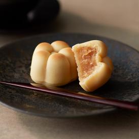 福島の桃源郷で豊かに育まれた新しいおいしさと伝統が溶け合う贅沢な和菓子です。