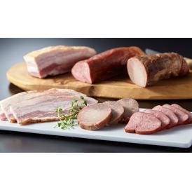 鹿児島県産黒豚・白豚のみを使用した、黒豚の炭焼き焼豚、黒豚の炭焼きスモークベーコン、スモーク豚タン