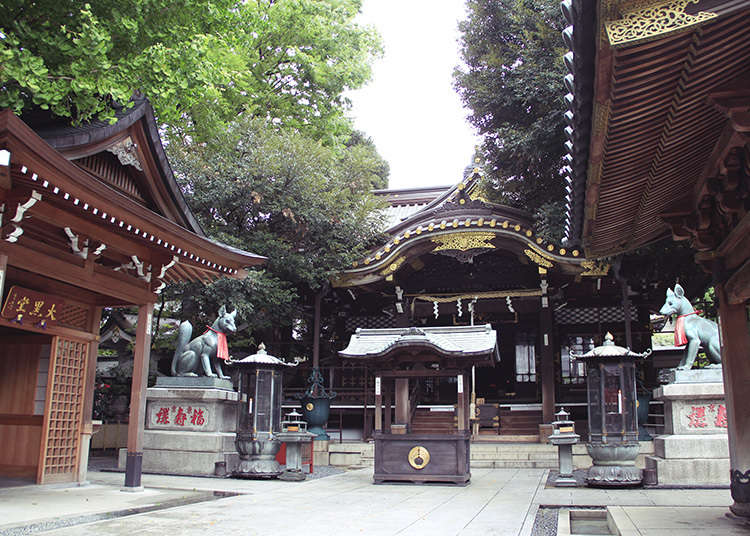 9: Kuil Toyokawa Inari